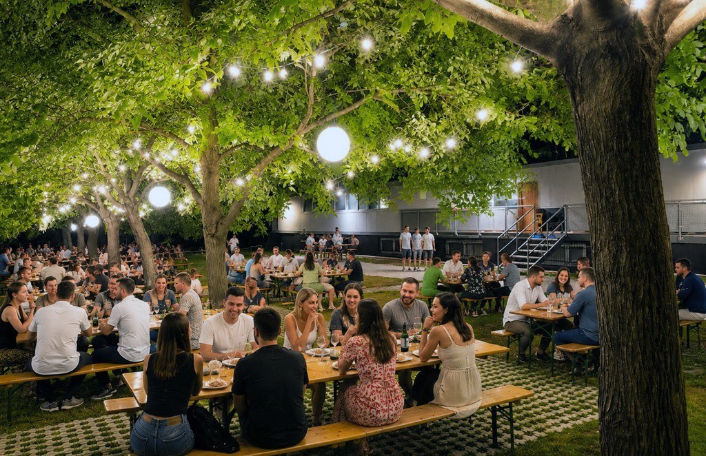 Camarin RistoGarden — serata nel giardino con tavoli conviviali e luci tra gli alberi